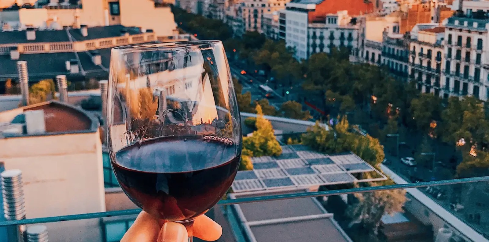 Las mejores terrazas con vistas de Barcelona para una copa