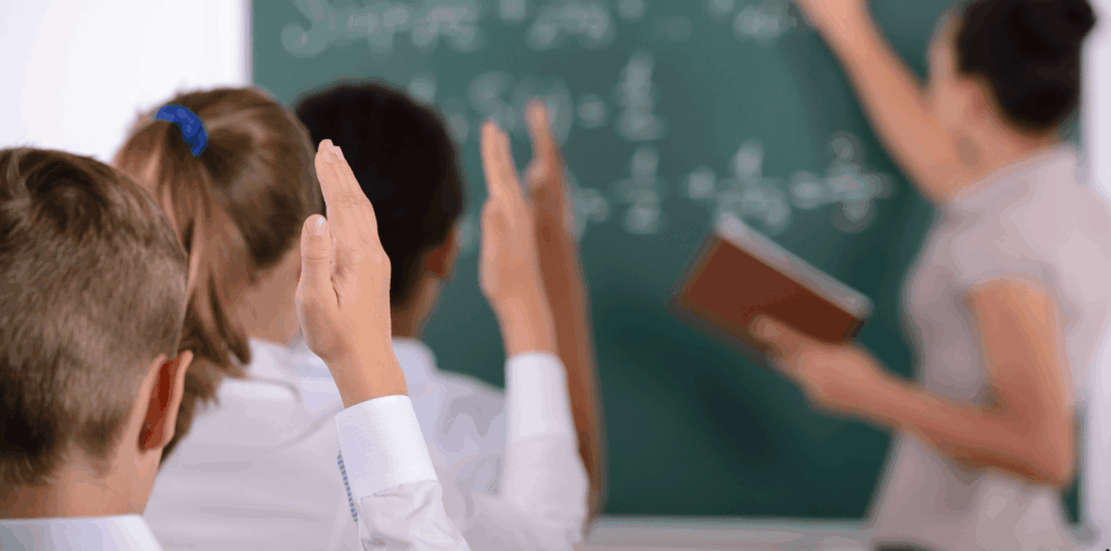 Cataluña paraliza la actividad educativa por el fuerte temporal de viento en Barcelona